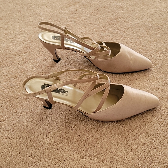 Shoes - Picture 2 of 4